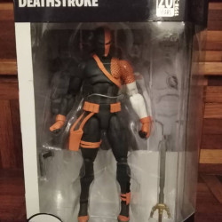 DC Essentials Deathstroke